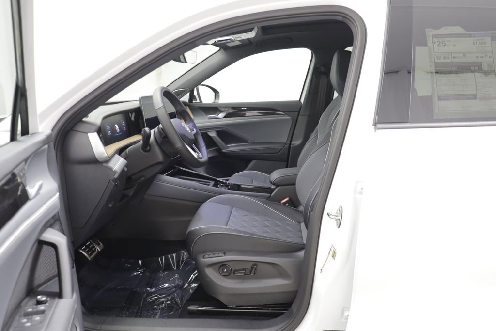 New 2026 Volkswagen Tiguan SEL R-Line AWD/4WD image 6
