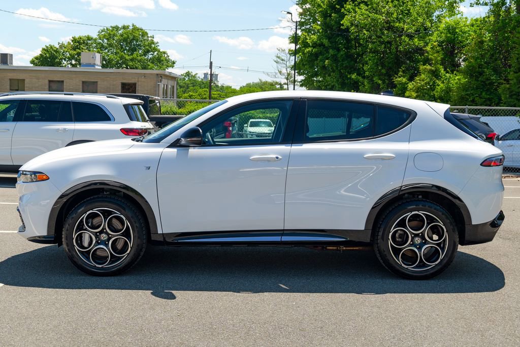 Used 2024 Alfa Romeo Tonale Ti AWD/4WD image 4