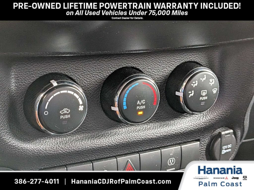 Used 2017 Jeep Wrangler Unlimited Sahara w/ Connectivity Group AWD/4WD image 20