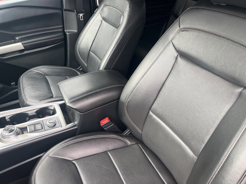 Used 2022 Ford Explorer Limited w/ Equipment Group 301A image 9