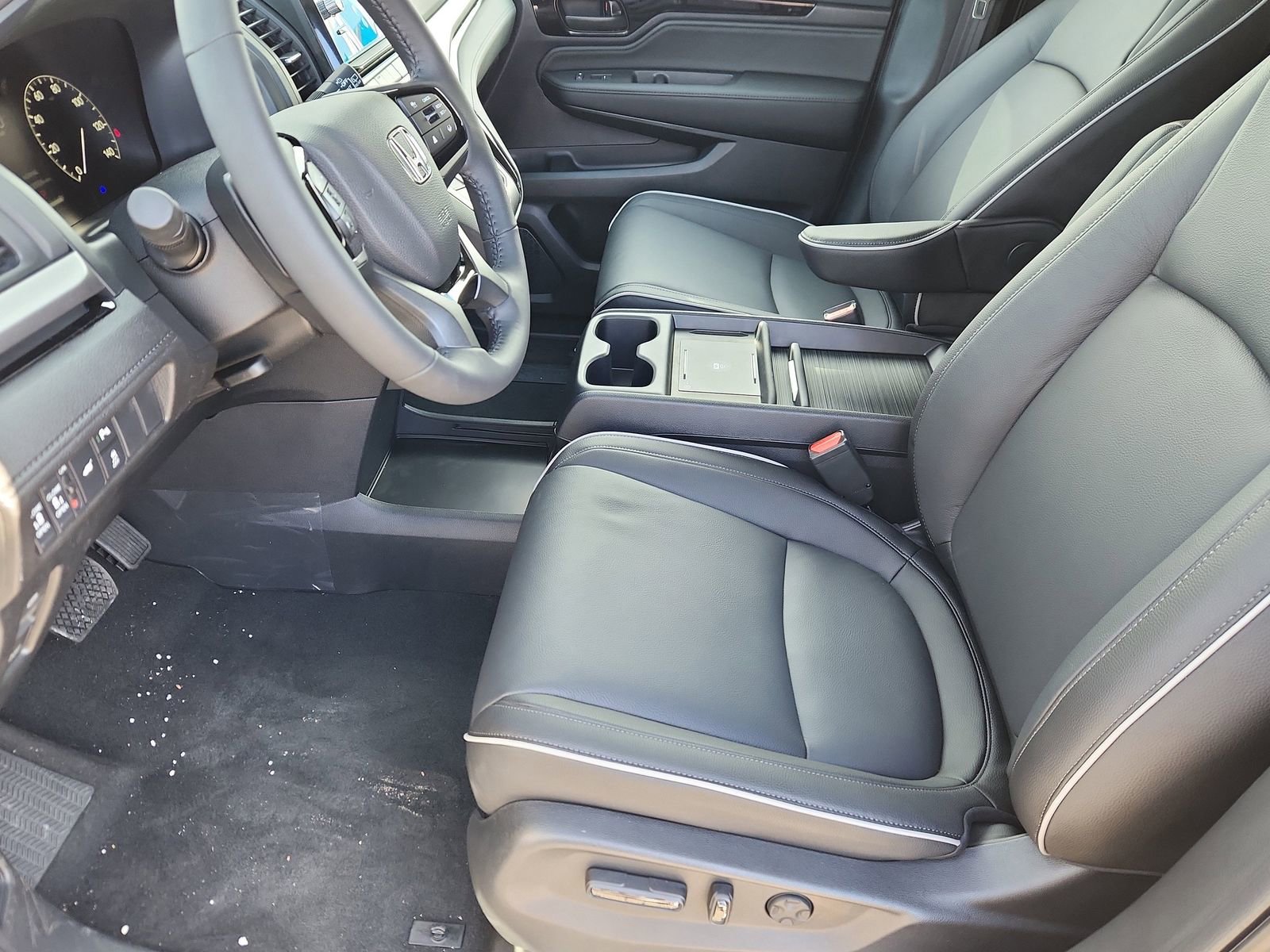 New 2026 Honda Odyssey Touring image 10