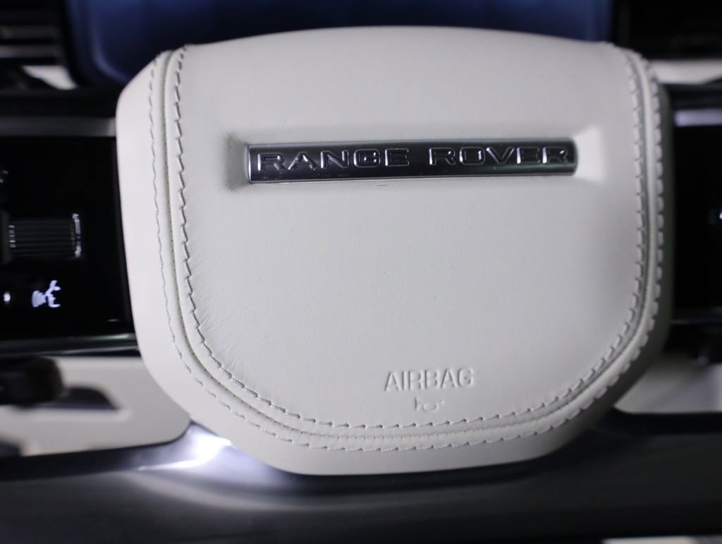 Used 2024 Land Rover Range Rover Long Wheelbase SE AWD/4WD image 13