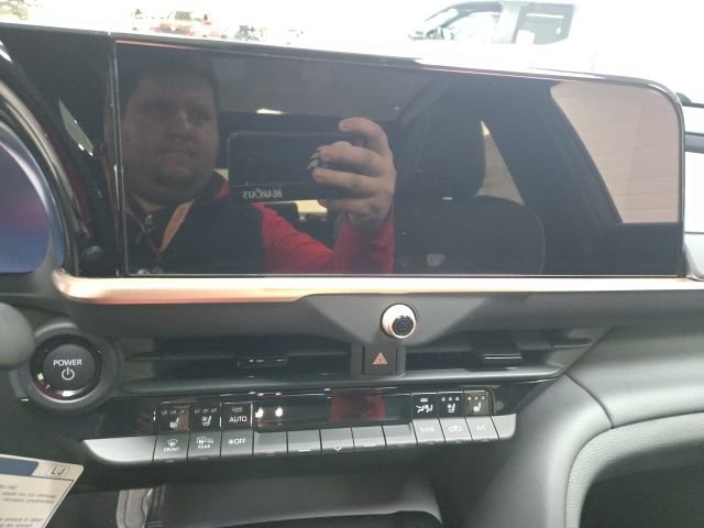 New 2026 Toyota Crown Platinum image 26