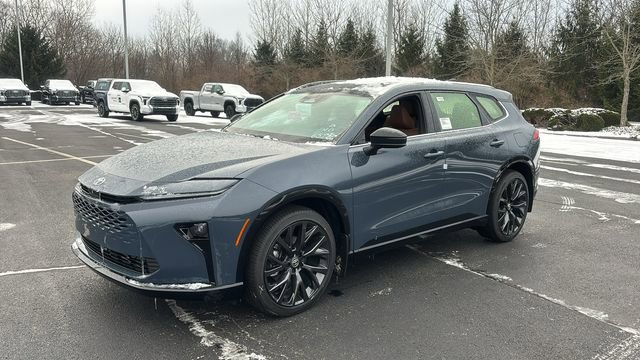 New 2025 Toyota Crown Signia w/ Advanced Technology Package image 3