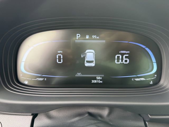 Used 2024 Hyundai Venue SEL image 14