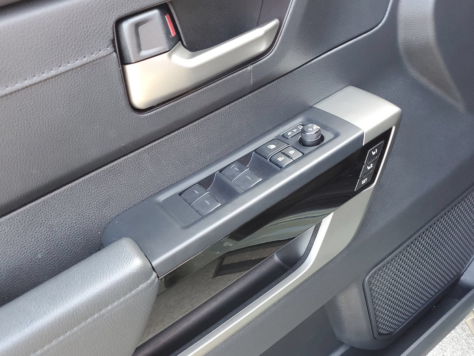 Certified 2025 Toyota Tundra Limited AWD/4WD image 20