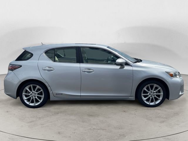 Used 2013 Lexus CT 200h w/ Premium Pkg w/Navigation FWD image 6