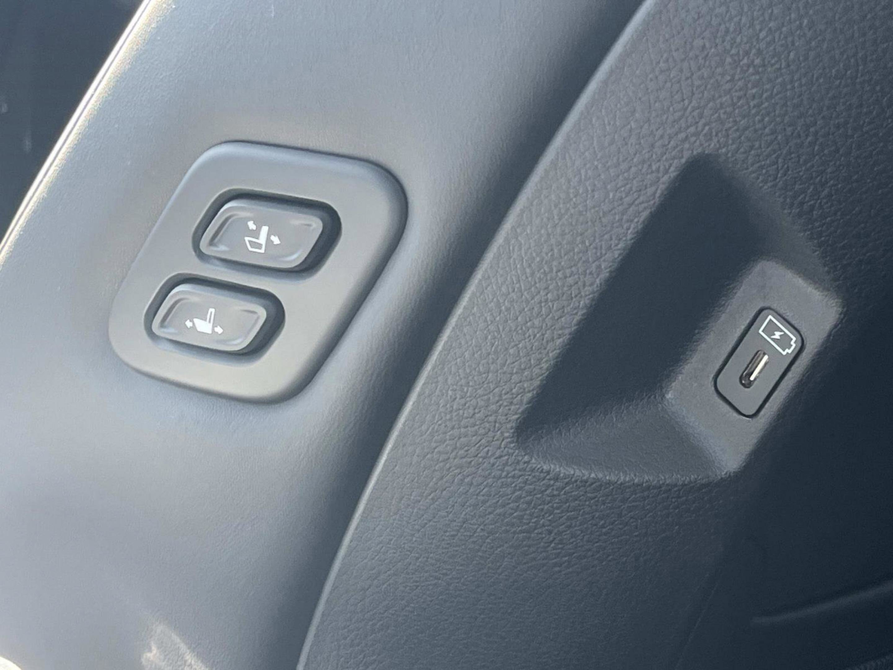 New 2026 Kia Carnival SX image 17