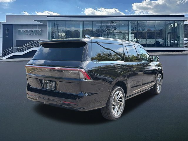 New 2027 Lincoln Navigator L Reserve RWD image 8