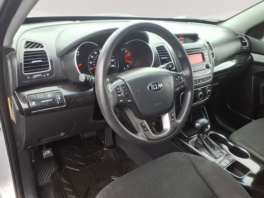 Used 2015 Kia Sorento LX image 15