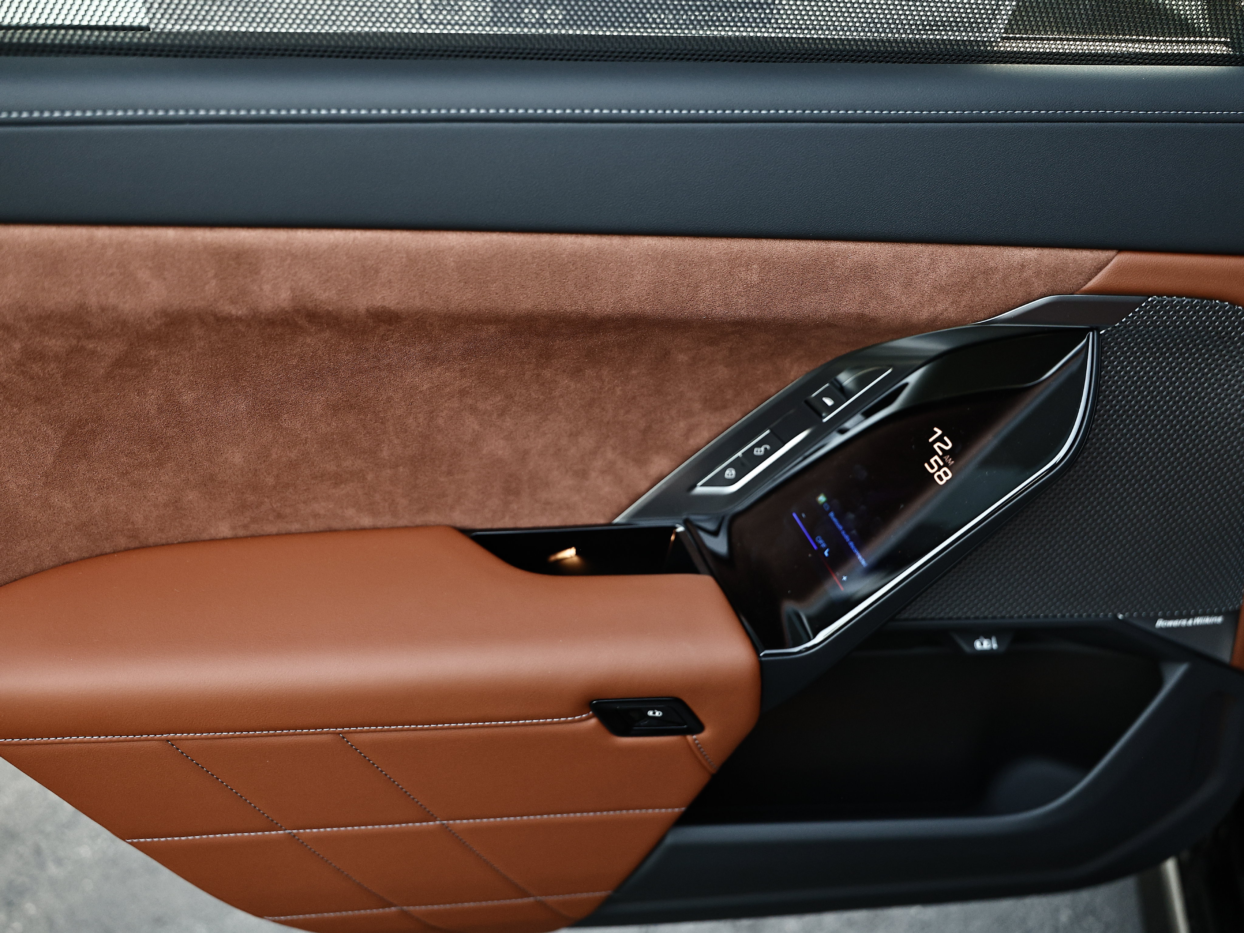 New 2027 BMW 740i w/ Executive Package RWD image 24