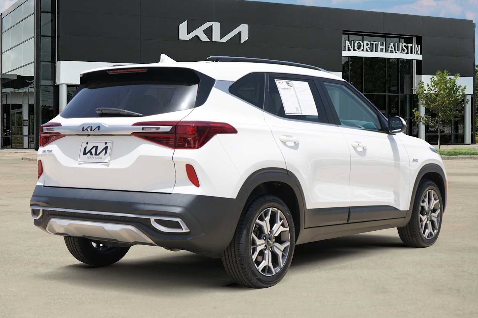Certified 2022 Kia Seltos EX AWD/4WD image 5