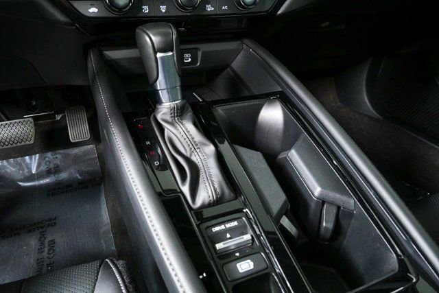 Used 2024 Honda Accord Touring image 17