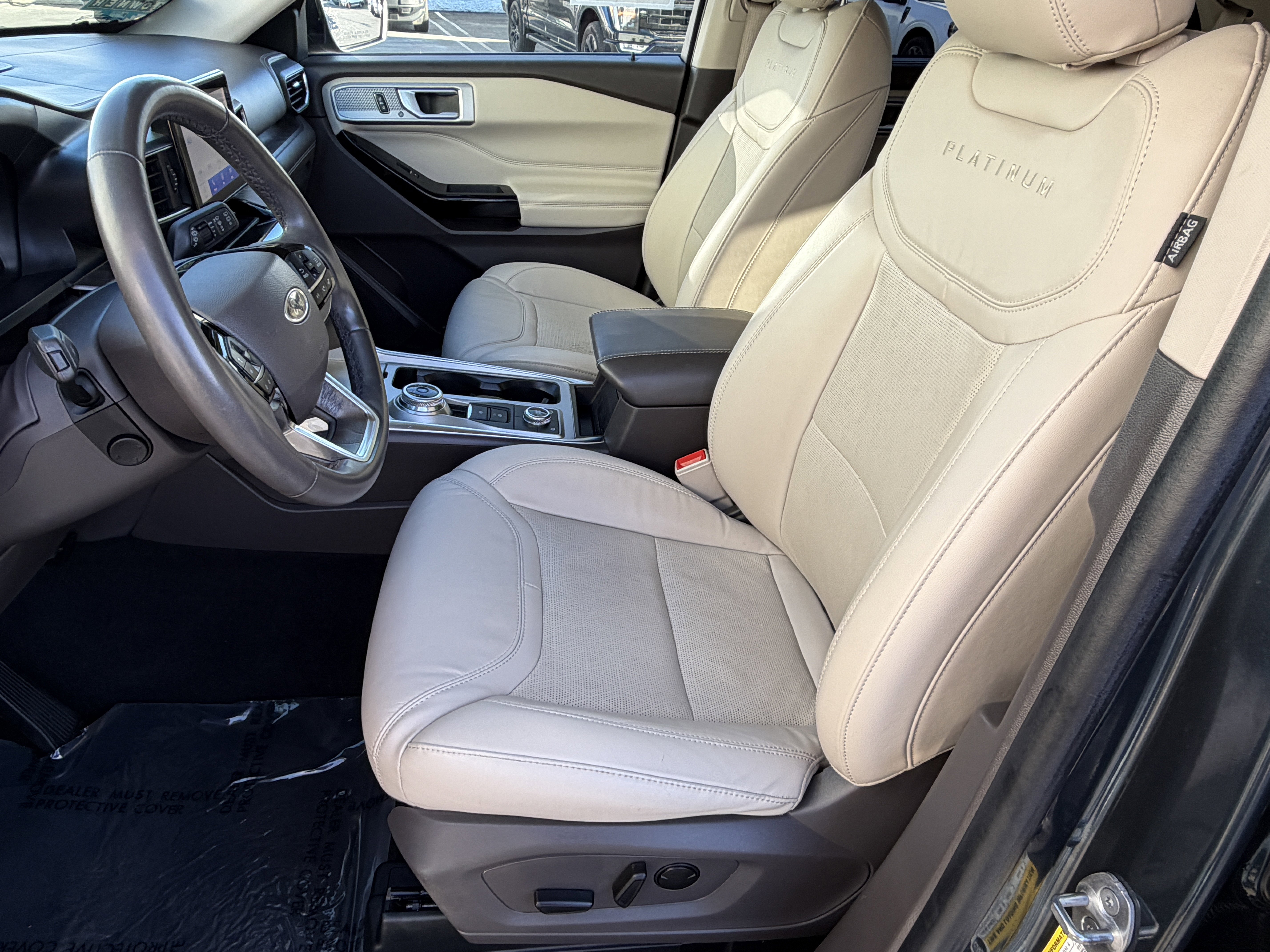 Certified 2023 Ford Explorer Platinum image 12