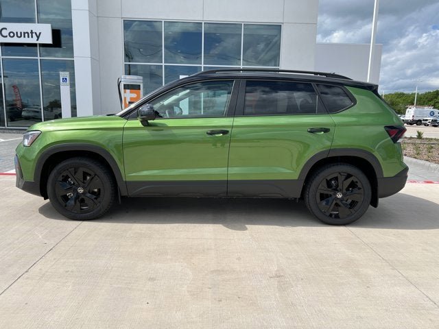 New 2025 Volkswagen Taos SE video 2