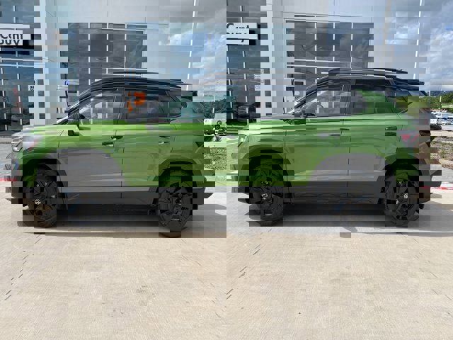 New 2025 Volkswagen Taos SE image 2