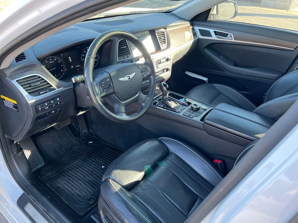 Used 2015 Hyundai Genesis 3.8 w/ Option Group 02 image 26