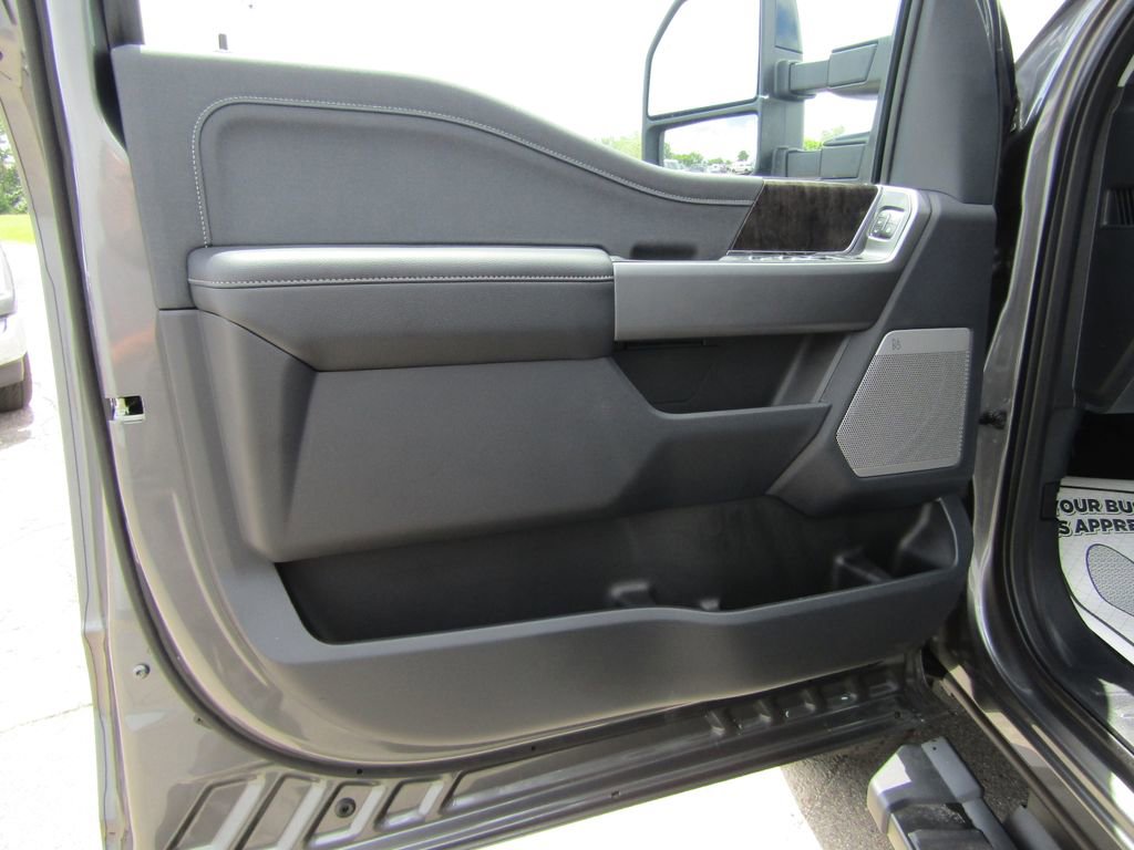 New 2025 Ford F350 Lariat w/ Lariat Ultimate Package image 21