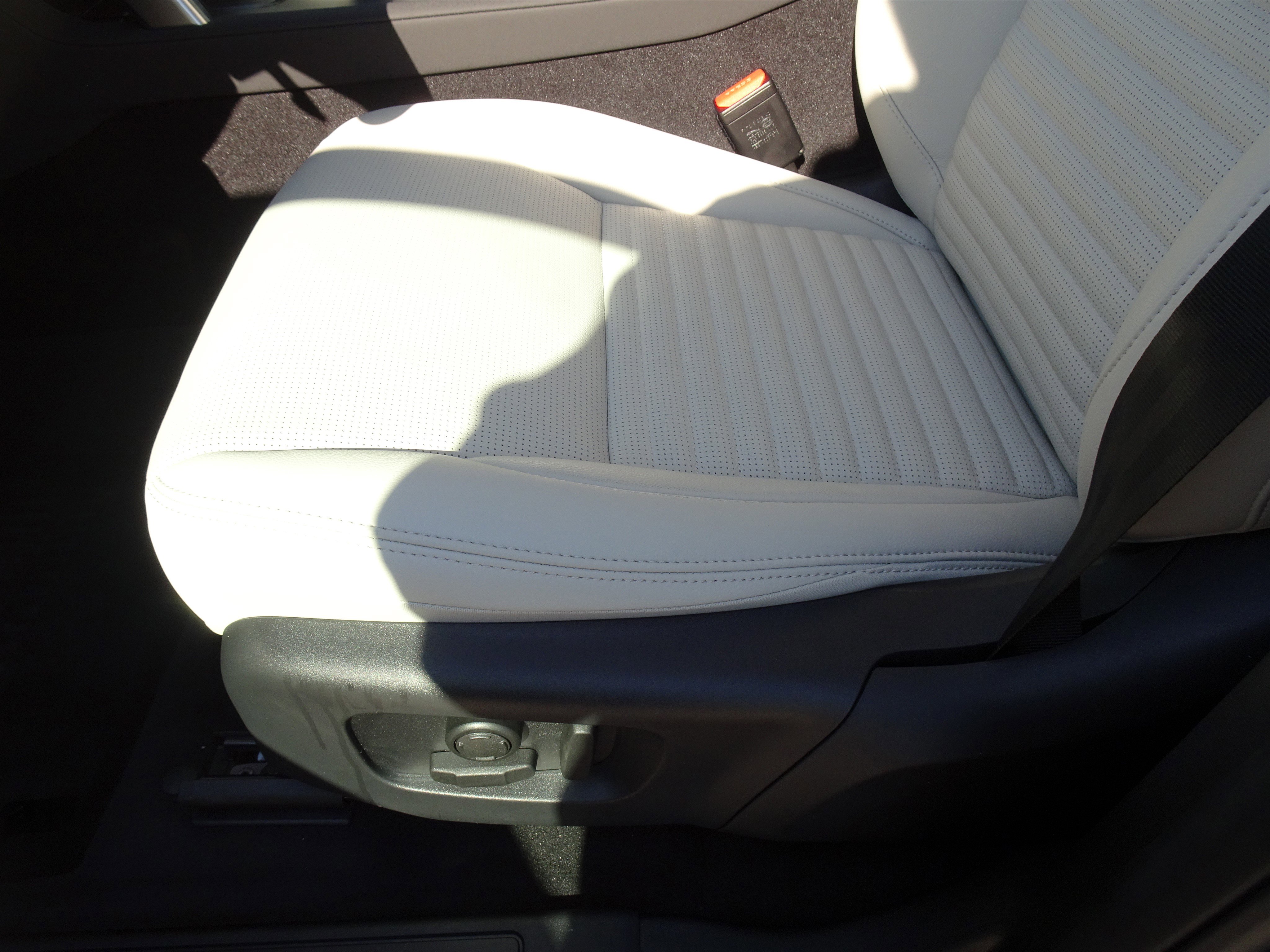 New 2025 Land Rover Discovery Sport S image 13