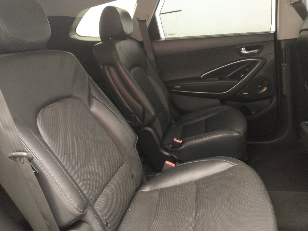 Used 2017 Hyundai Santa Fe Limited FWD image 19