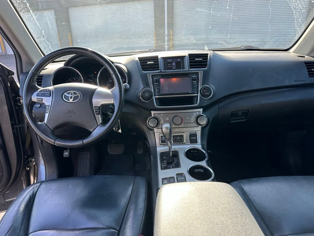 Used 2013 Toyota Highlander SE AWD/4WD image 10