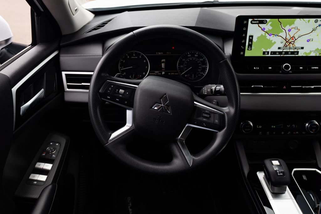 Used 2025 Mitsubishi Outlander ES AWD/4WD image 10