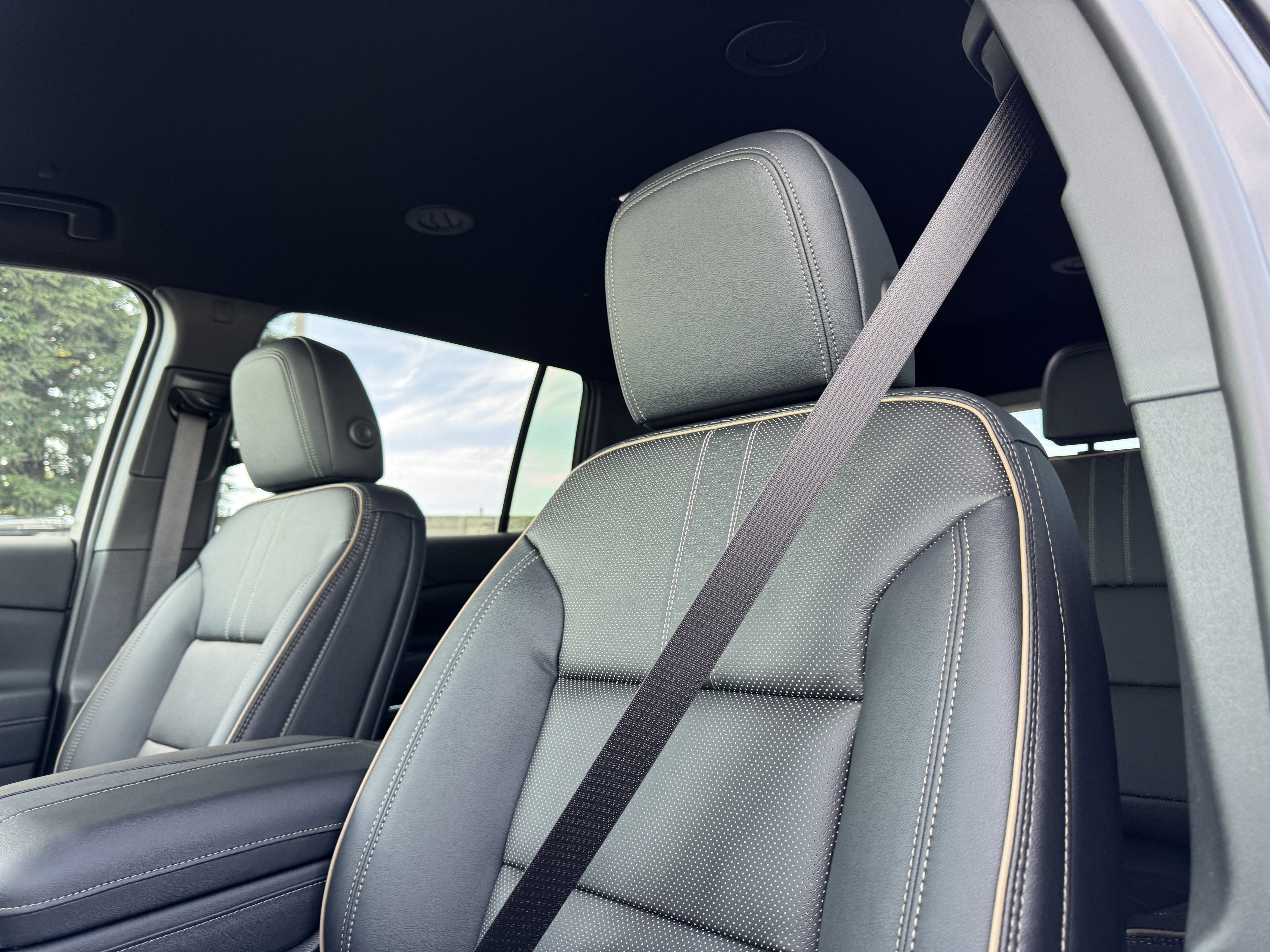 New 2026 Chevrolet Traverse High Country w/ LPO, Floor Liner Package AWD/4WD image 14