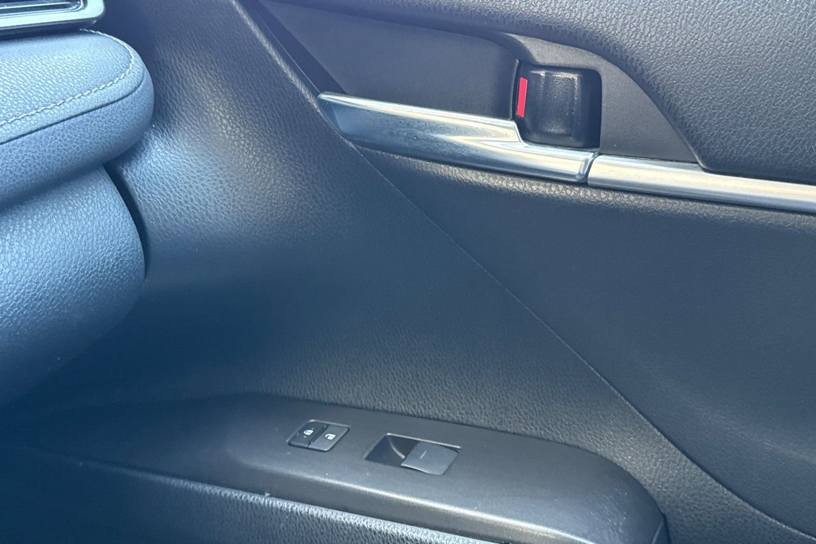 Certified 2022 Toyota Camry SE image 23