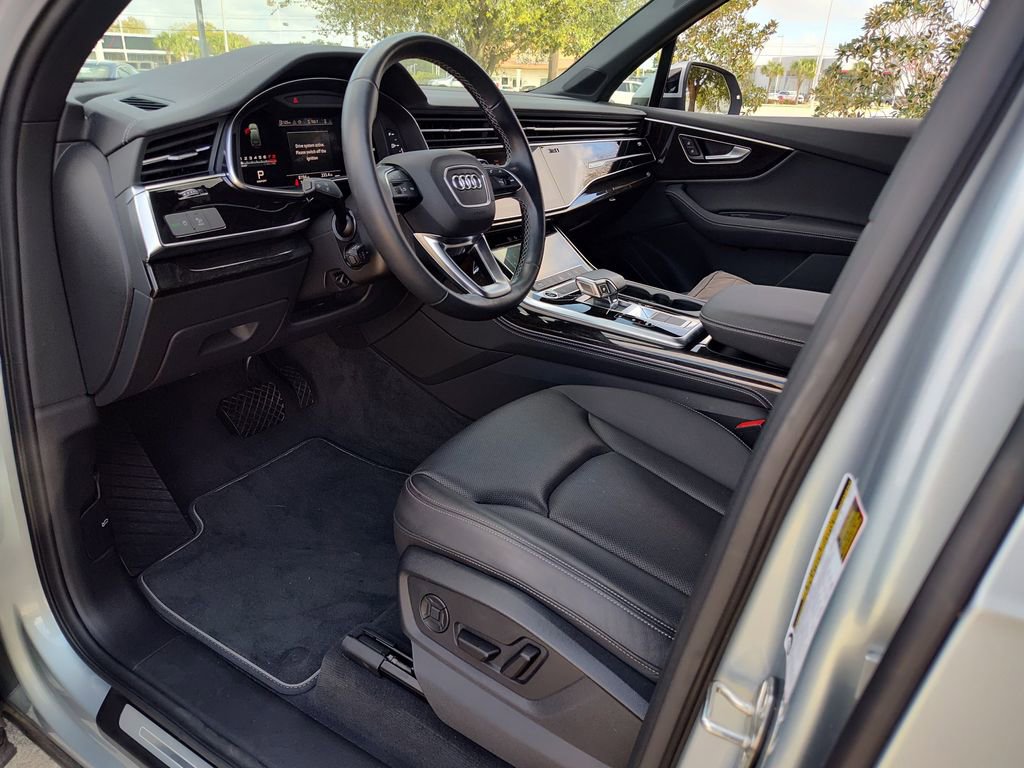 Certified 2025 Audi Q7 3.0T Premium Plus w/ Premium Plus Package image 2