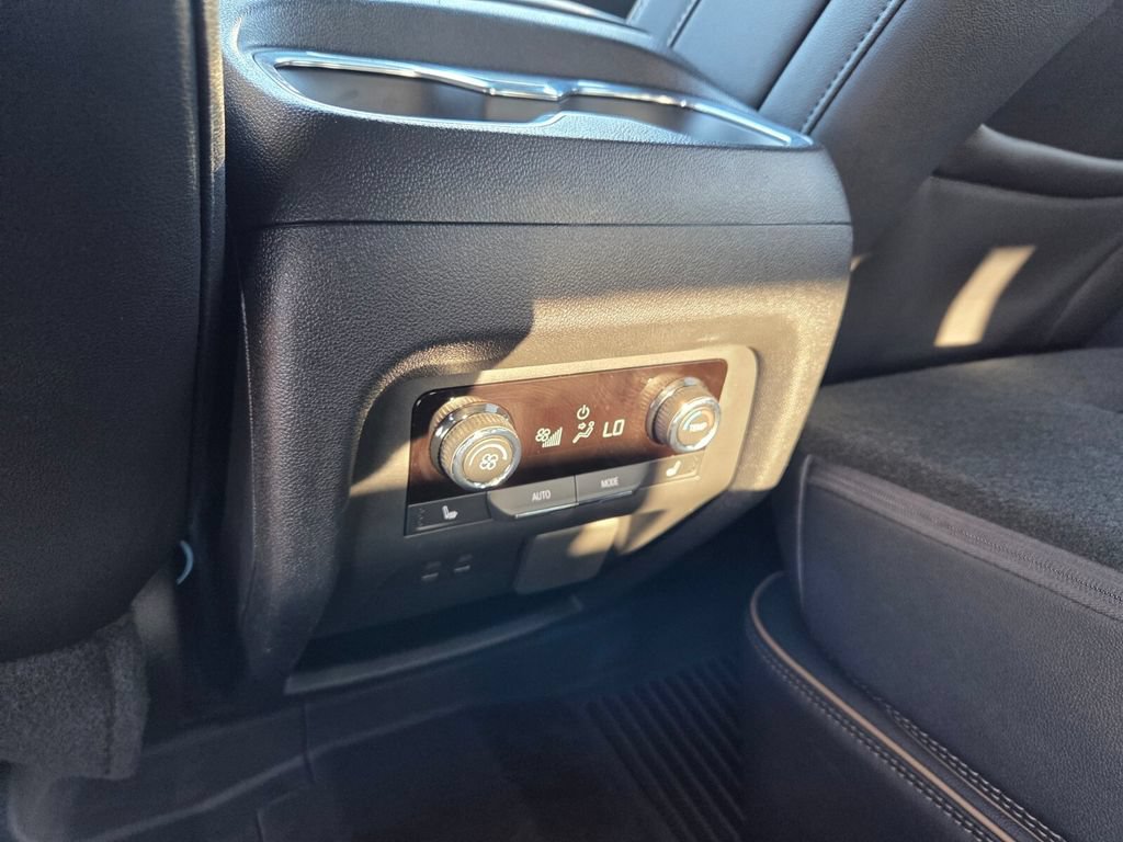 Used 2026 Chevrolet Traverse High Country w/ LPO, Floor Liner Package FWD image 9