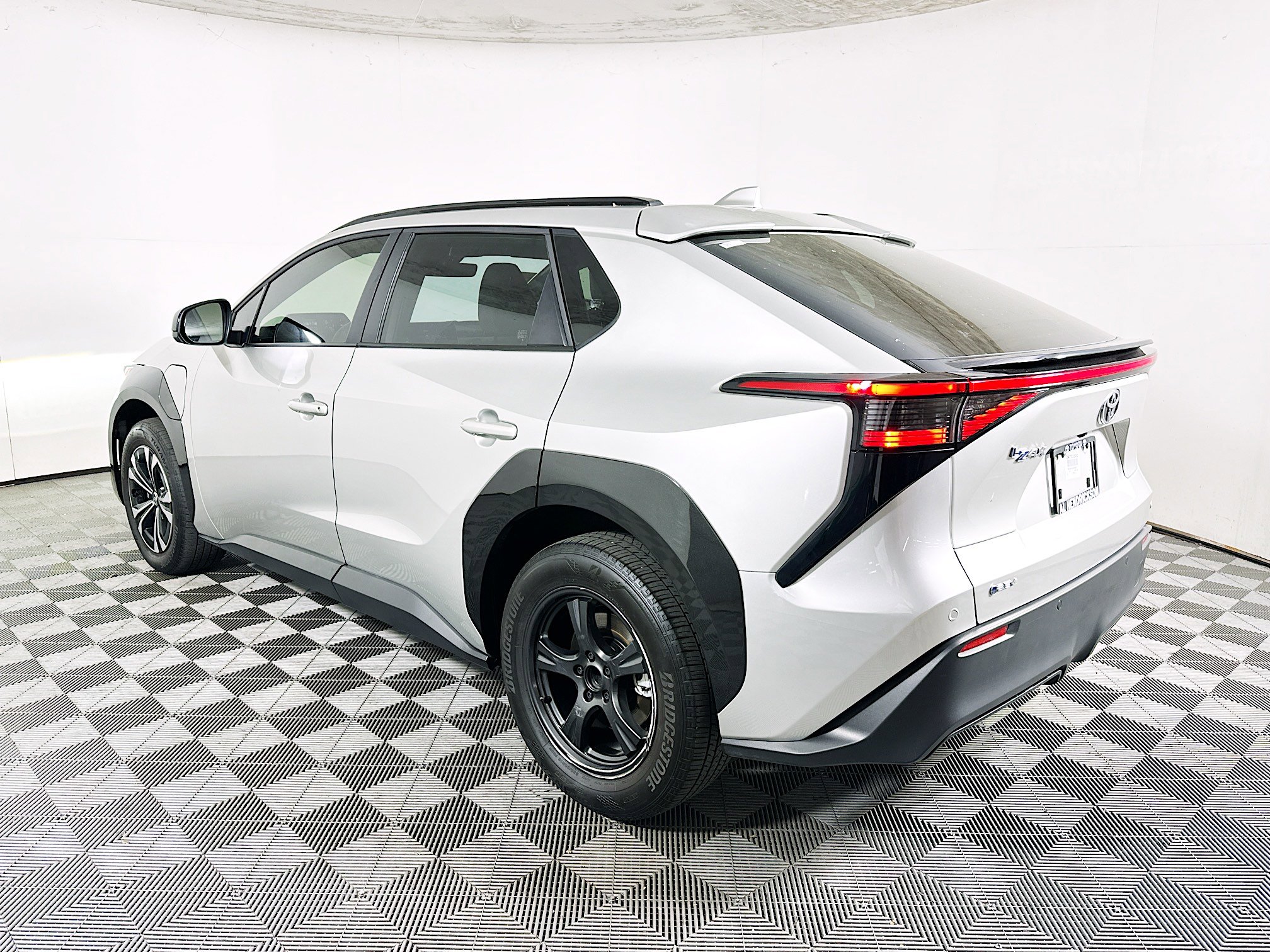 Used 2024 Toyota bZ4X XLE image 5