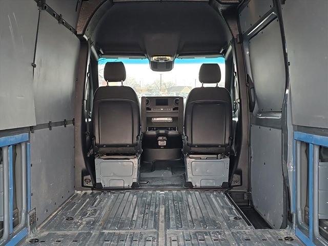 Used 2023 Mercedes-Benz Sprinter 2500 image 10