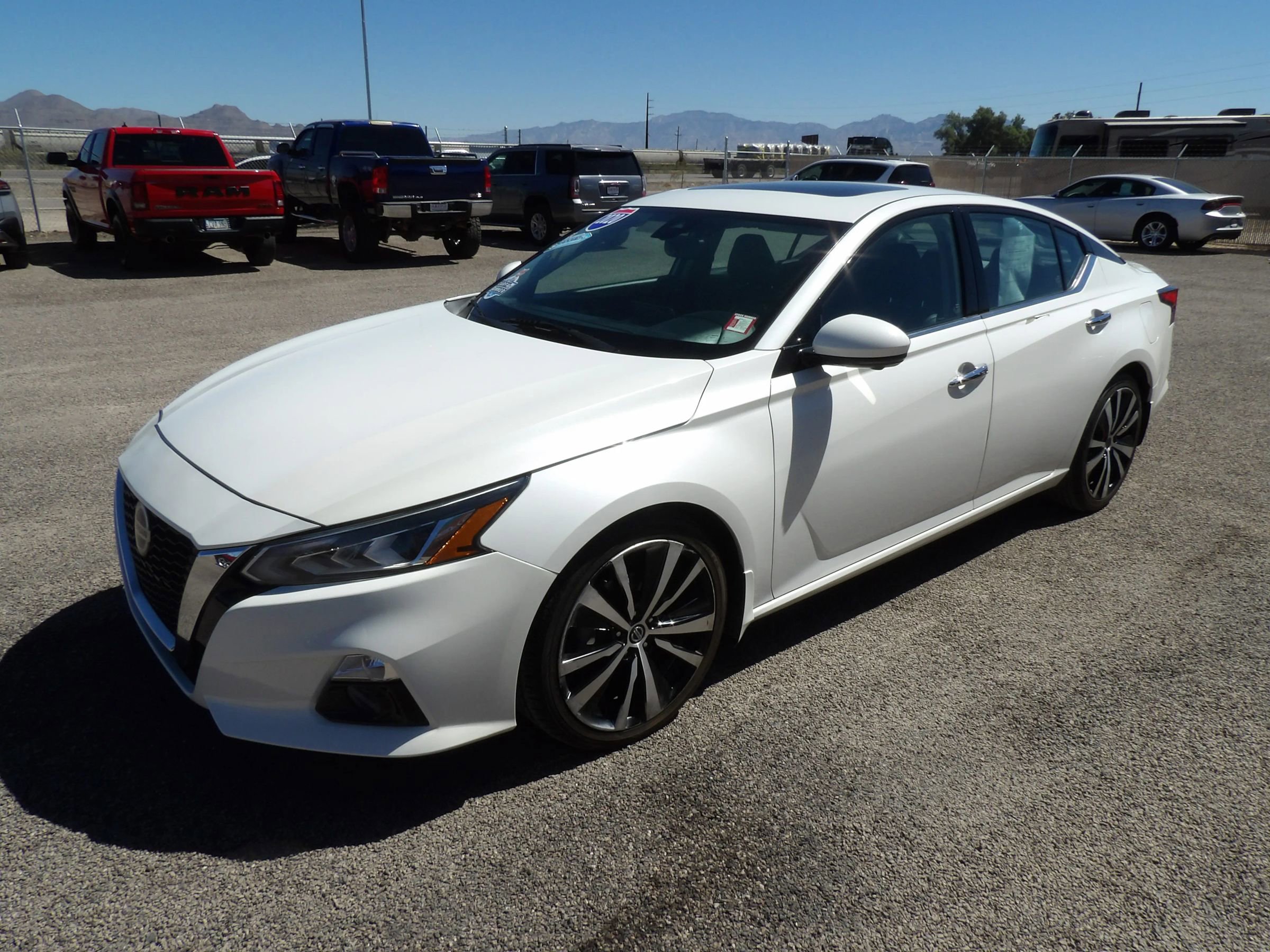 Used 2020 Nissan Altima 2.0 Platinum FWD image 4