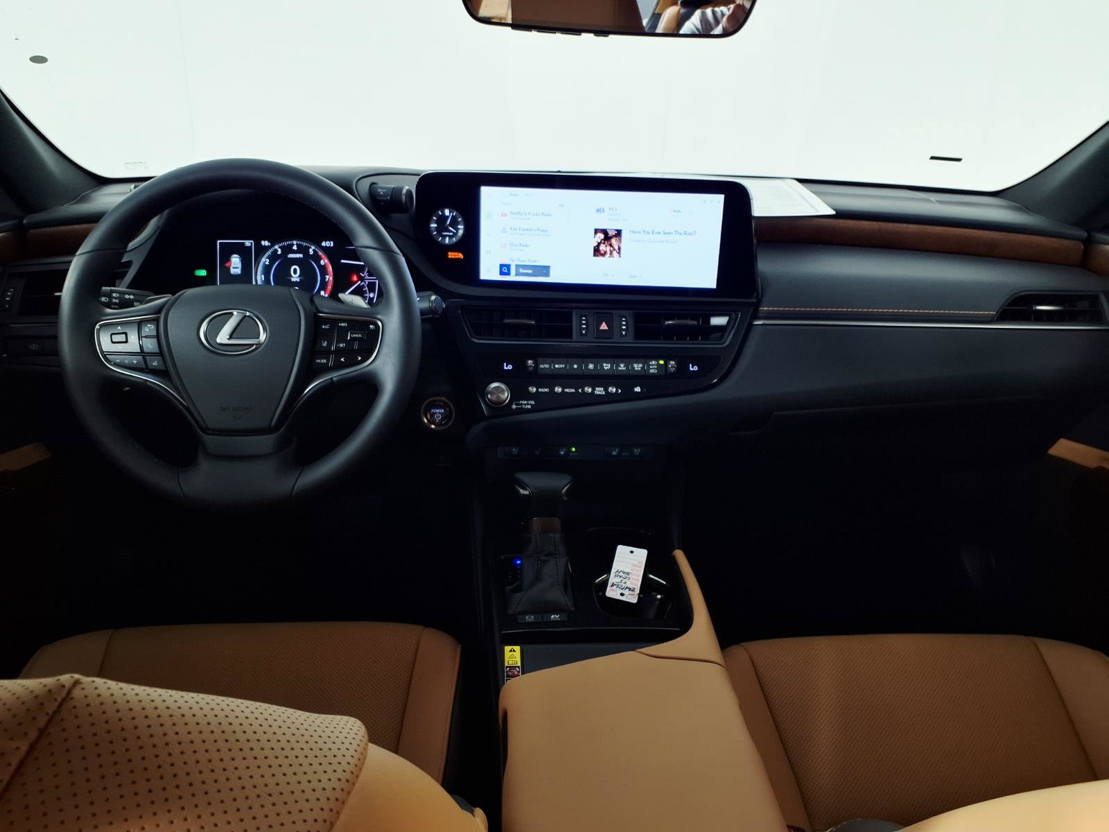 Used 2025 Lexus ES 300h w/ Premium Package FWD image 14