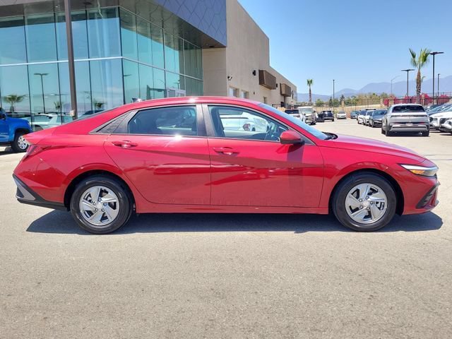 Certified 2026 Hyundai Elantra SE FWD image 31