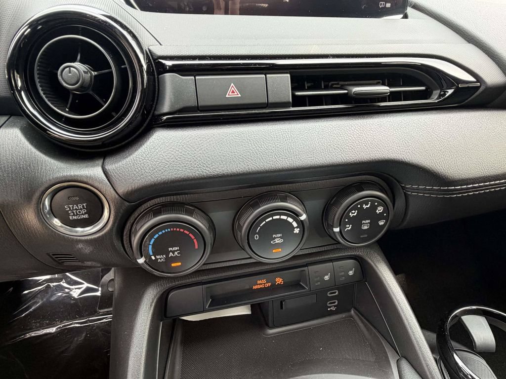 New 2026 MAZDA MX-5 Miata Club RWD image 12