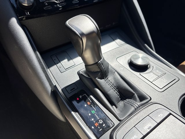 Used 2024 Lexus IS 350 F Sport RWD image 19