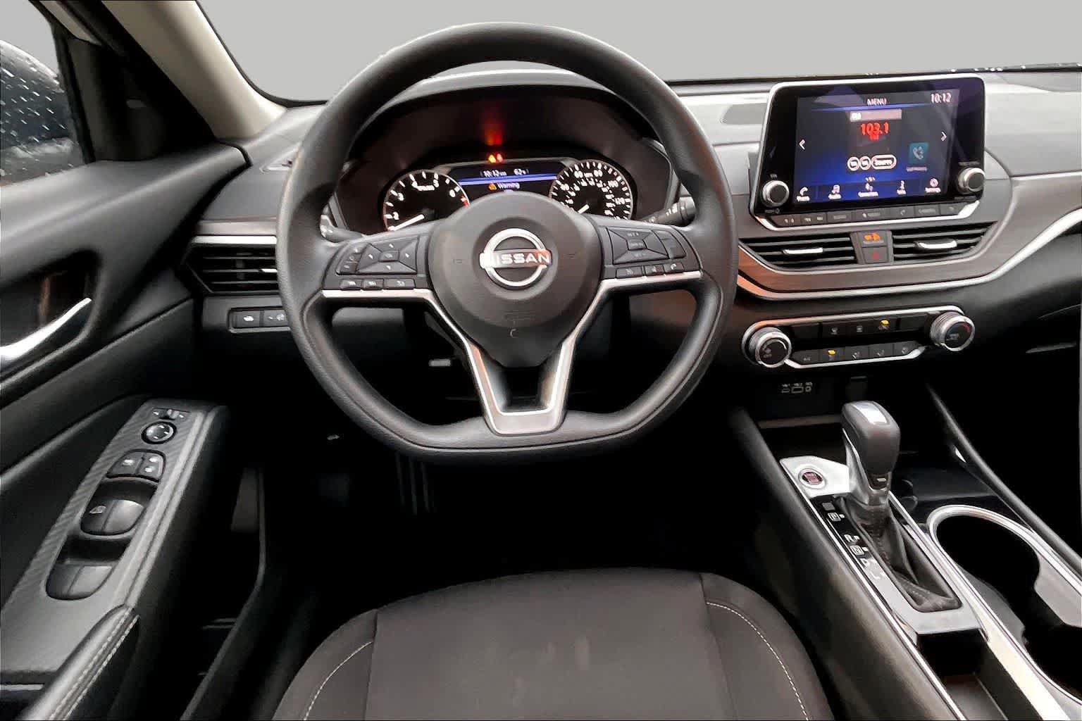 Used 2024 Nissan Altima 2.5 SV FWD image 6