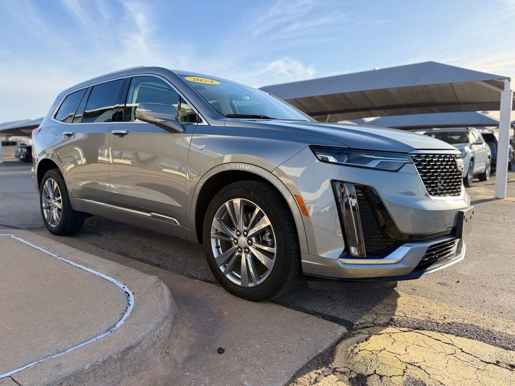 Used 2024 Cadillac XT6 Premium Luxury image 3