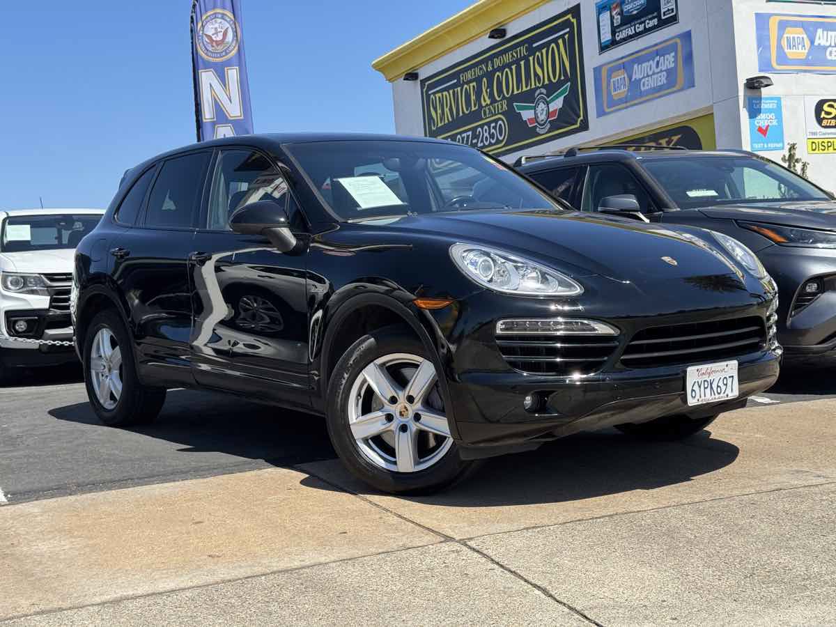 Used 2013 Porsche Cayenne Diesel AWD/4WD image 2