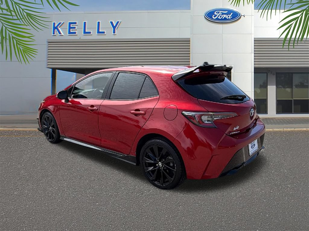 Used 2021 Toyota Corolla SE w/ Special Edition FWD image 3