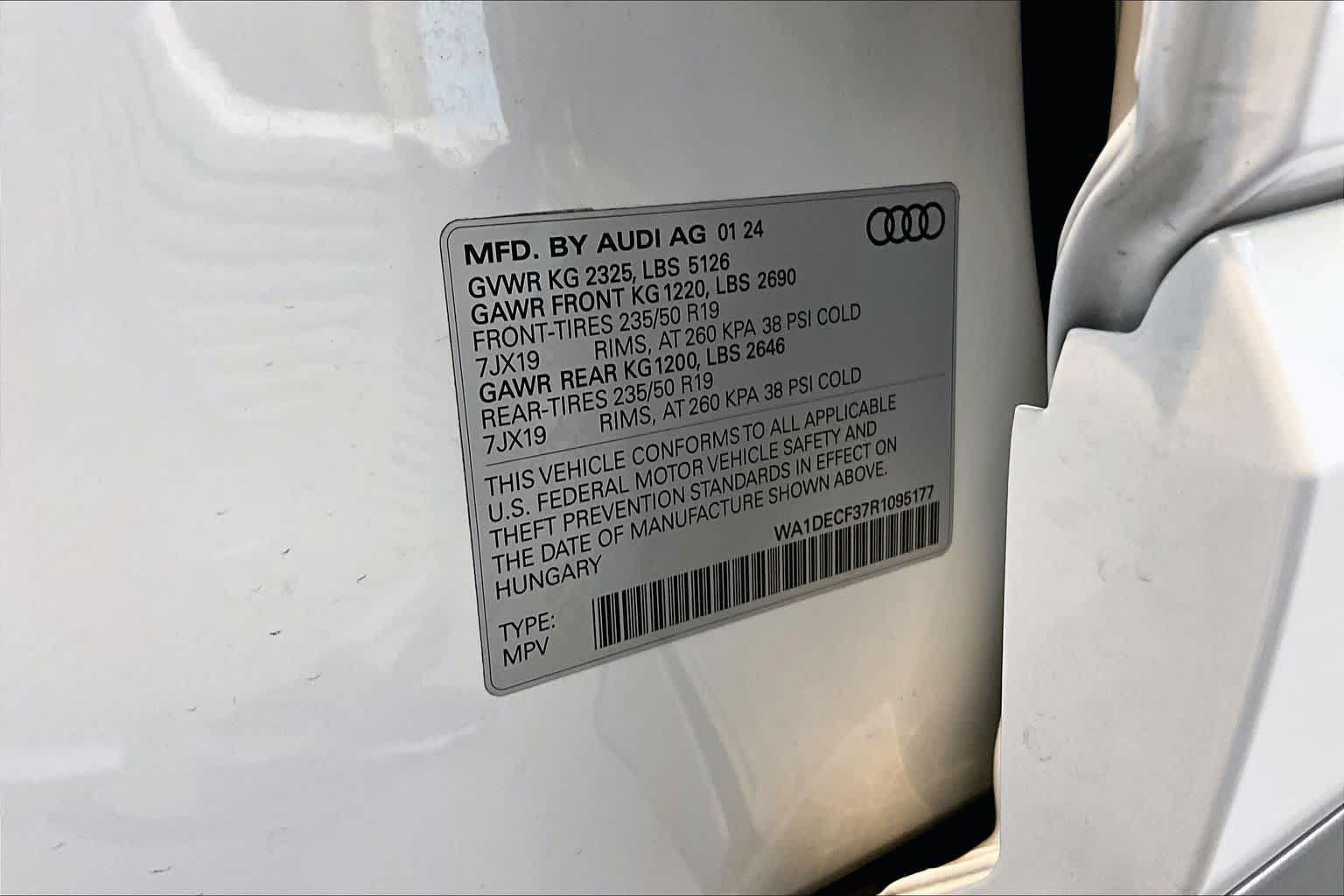 Used 2024 Audi Q3 2.0T Premium w/ Convenience Package AWD/4WD image 34