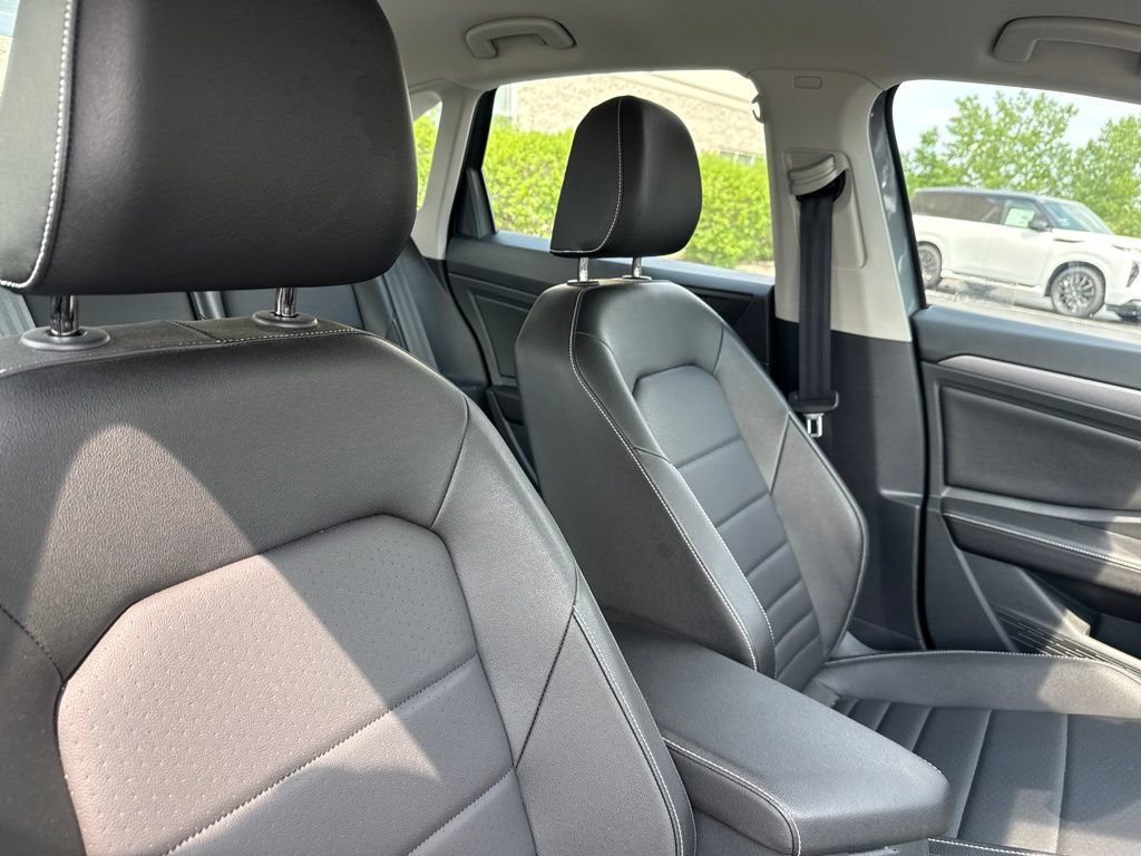 Used 2024 Volkswagen Jetta SE FWD image 27