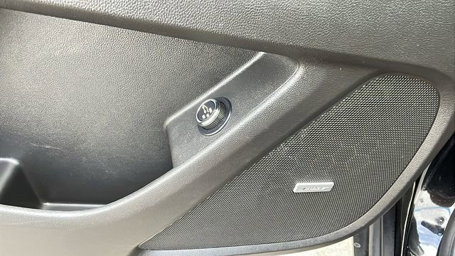 Used 2023 Chevrolet Traverse RS w/ LPO, Cargo Package image 29