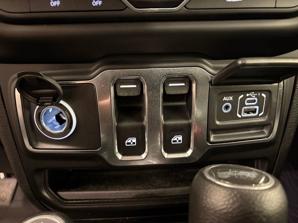 Certified 2022 Jeep Wrangler Sport AWD/4WD image 35