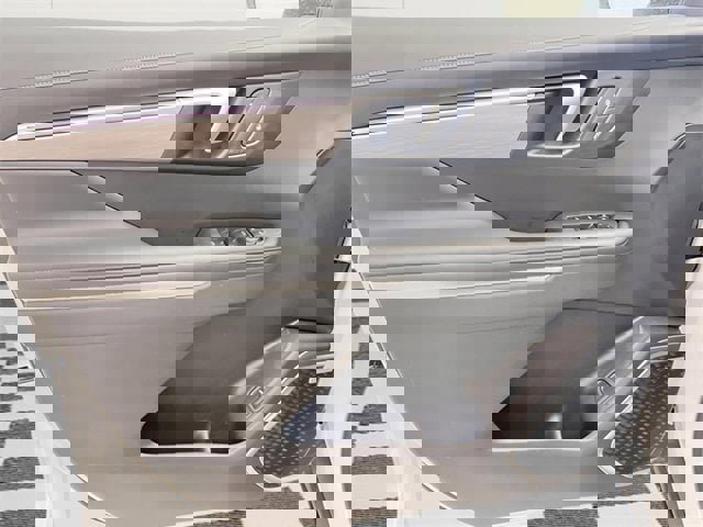 Certified 2025 Buick Enclave Preferred image 19