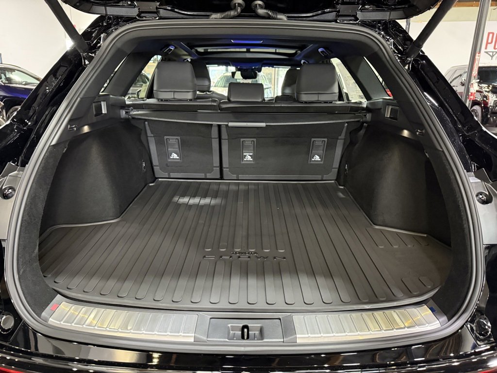 New 2025 Toyota Crown Signia image 10