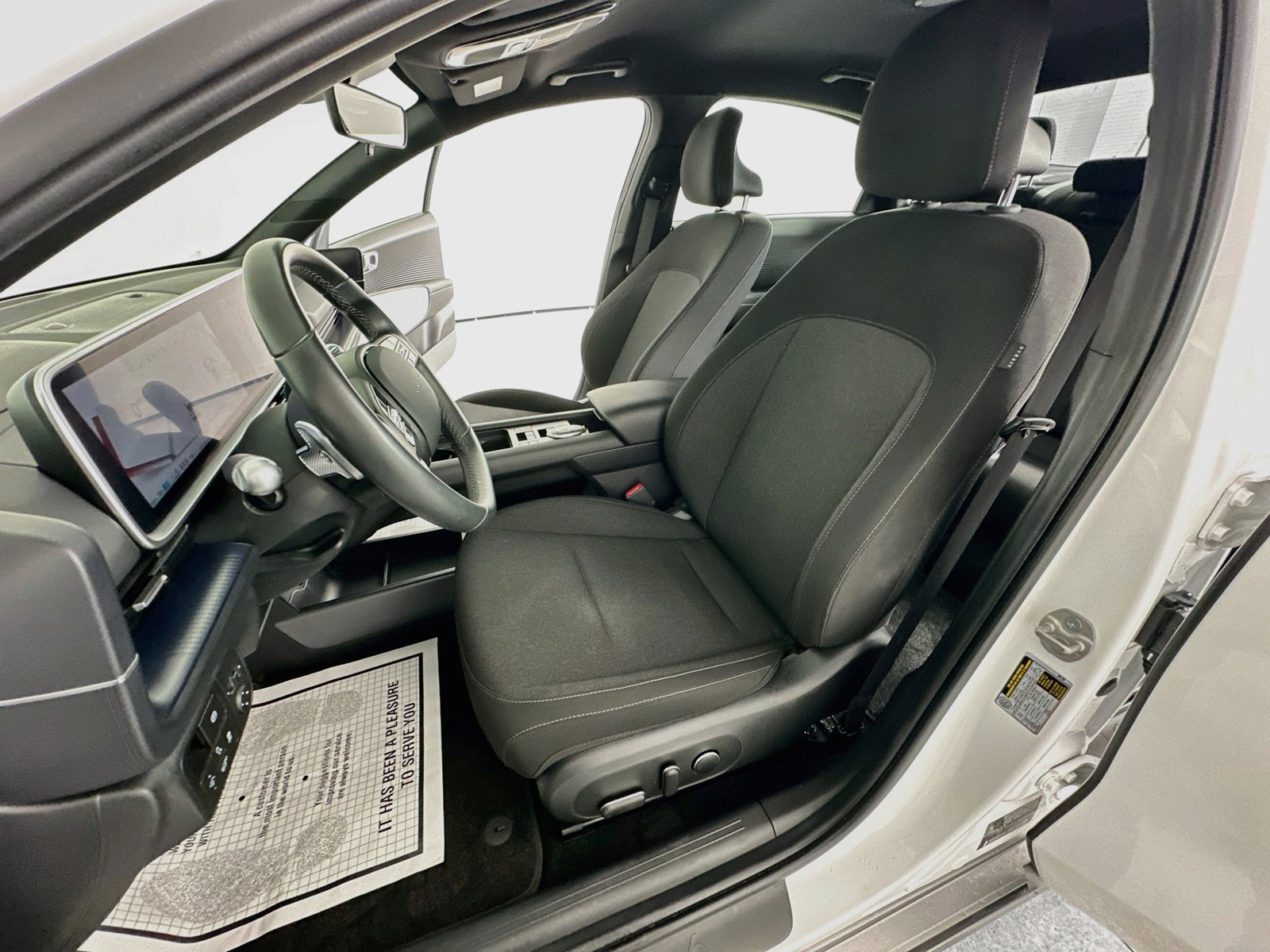 Used 2024 Hyundai Ioniq 6 SE RWD image 27