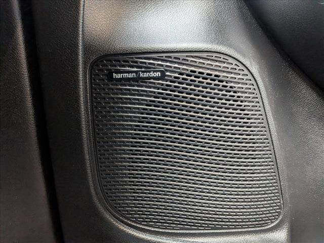 Used 2021 Chrysler Pacifica Limited w/ Uconnect Theater Family Group image 16