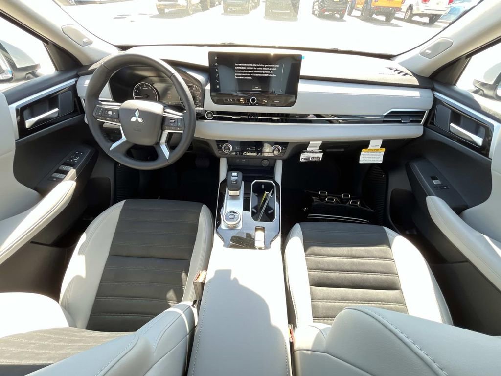New 2026 Mitsubishi Outlander SE FWD image 16